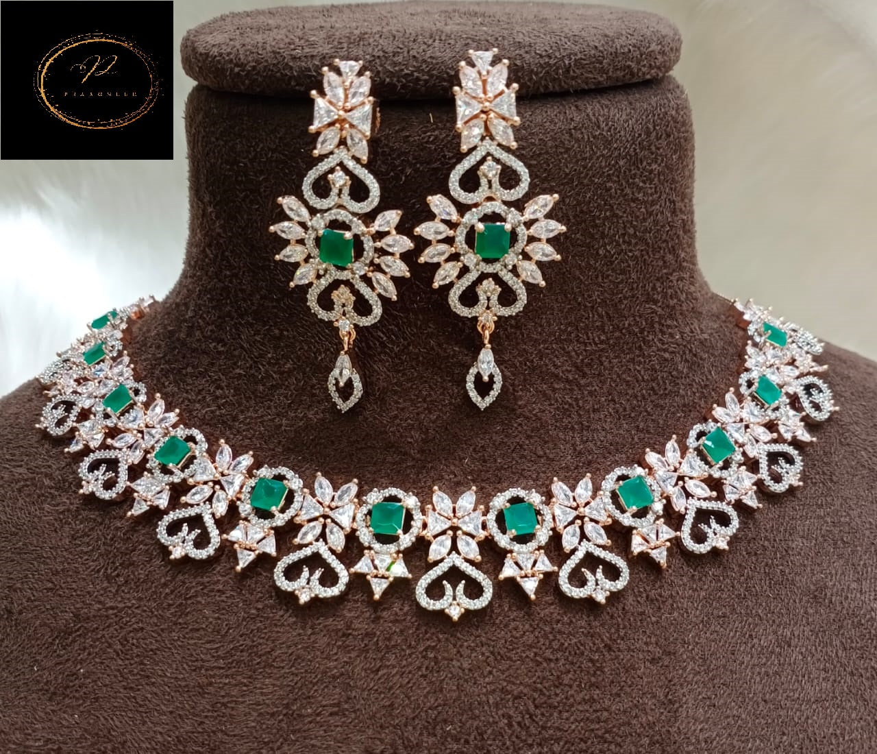 Green and White AD short necklace (EMXGAD3)