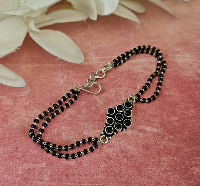 Hand Mangalsutra