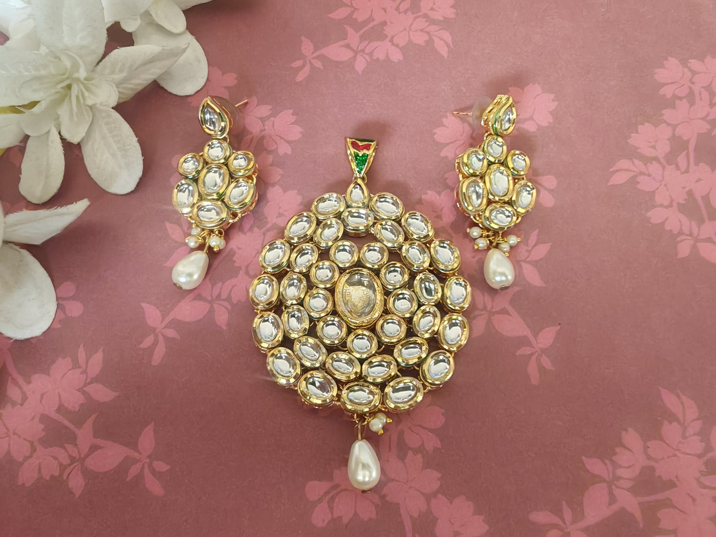 Kundan Pendant Set