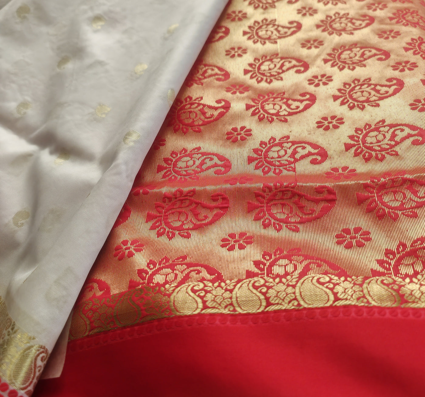 Bengali Lal Paar | Lal Paat | Garad Woven Tussur Silk | Art Silk Saree | Praagneek
