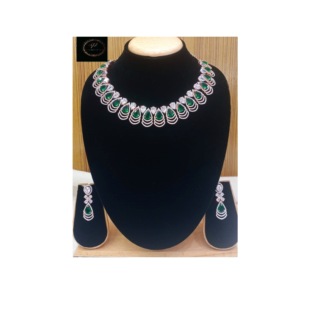 Emerald and White AD short necklace (EMXEAD4)