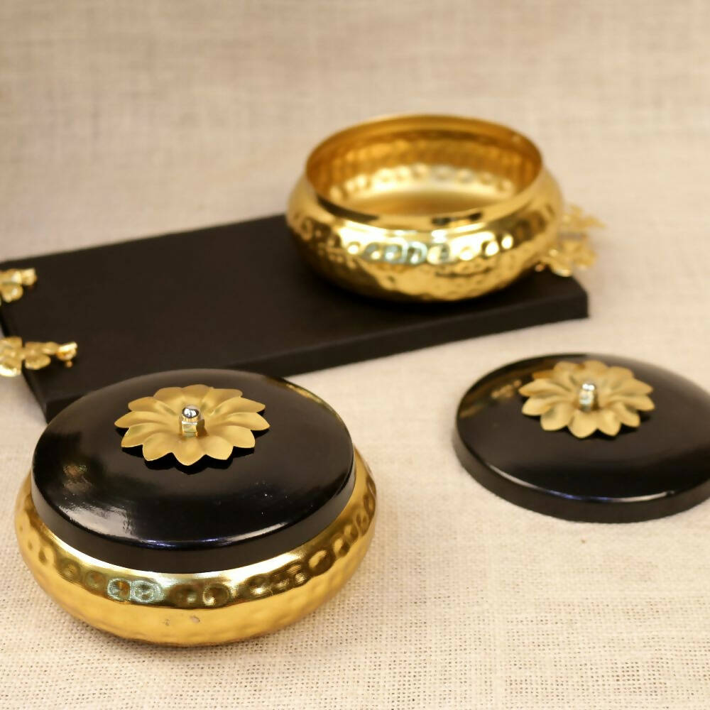 Black bowl set with Tray
